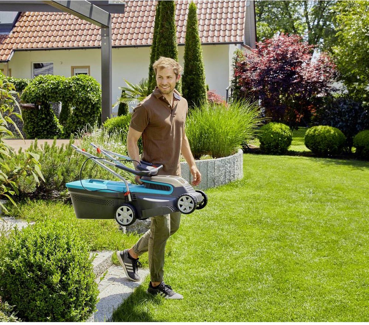  GARDENA - PowerMax 32/36V P4A Ready To Use Set - Grasmaaier (gemotoriseerd) - Maaihoogte 60mm - Snijbreedte 32 Cm