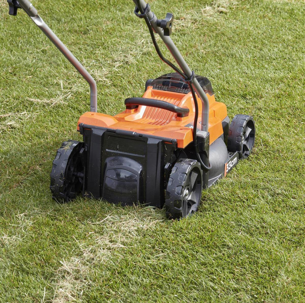 Black & Decker BLACK+DECKER BCMW3318L2-QW Grasmaaier - 18V - 33cm - Incl. 2 Accu's En Lader