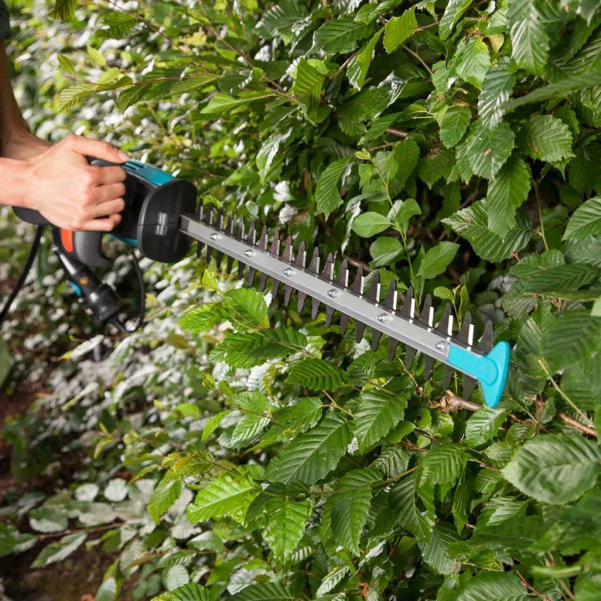  GARDENA - EasyCut 420/45 - Heggenschaar (gemotoriseerd) - Meslengte 45cm - Tandmes Opening 18mm