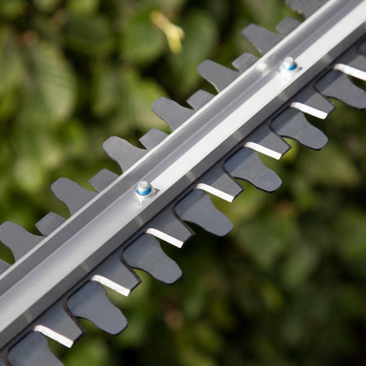  GARDENA - EasyCut 420/45 - Heggenschaar (gemotoriseerd) - Meslengte 45cm - Tandmes Opening 18mm