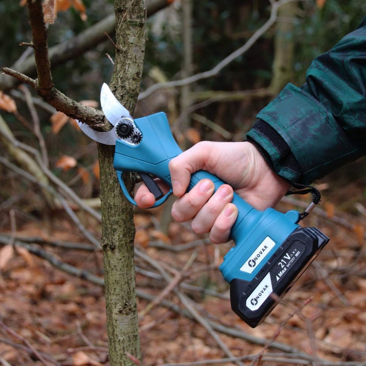  NovarGarden® Elektrische Snoeischaar NG1 - 2x Accu - Elektrisch - Takkenschaar - Op Batterij - 28mm