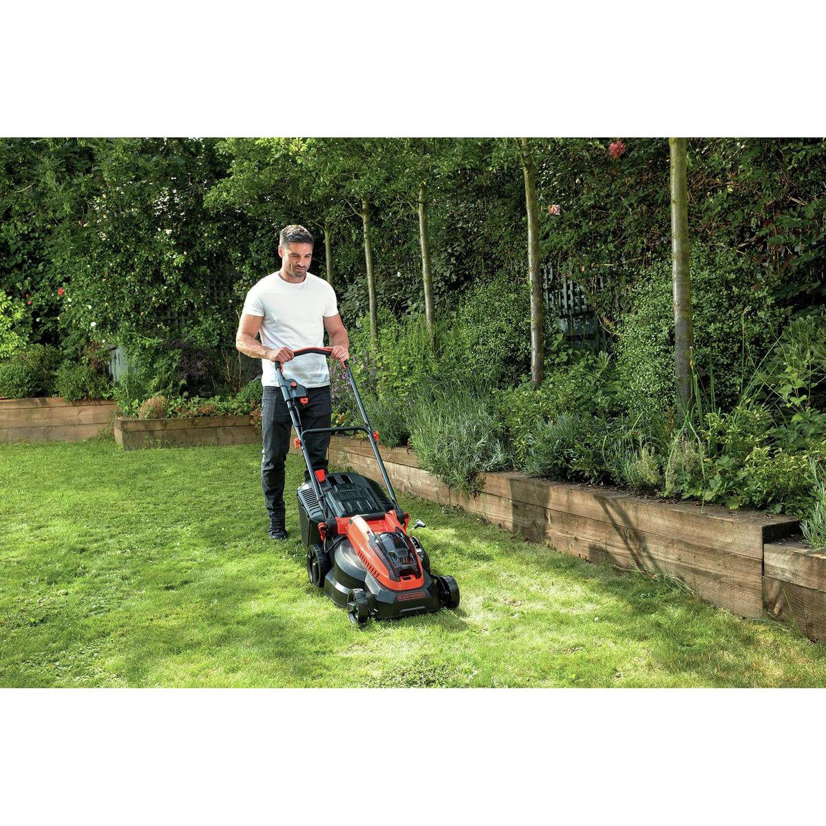 Black & Decker BLACK+DECKER CLM3825L2-QW Grasmaaier - 36V - 38cm - Incl. 2 Accu's &amp; Lader