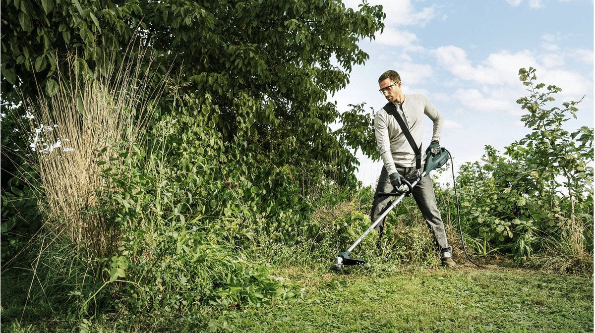  Bosch AFS 23-37 Bosmaaier - 950 W - Op Snoer - Incl. Mes En Draad