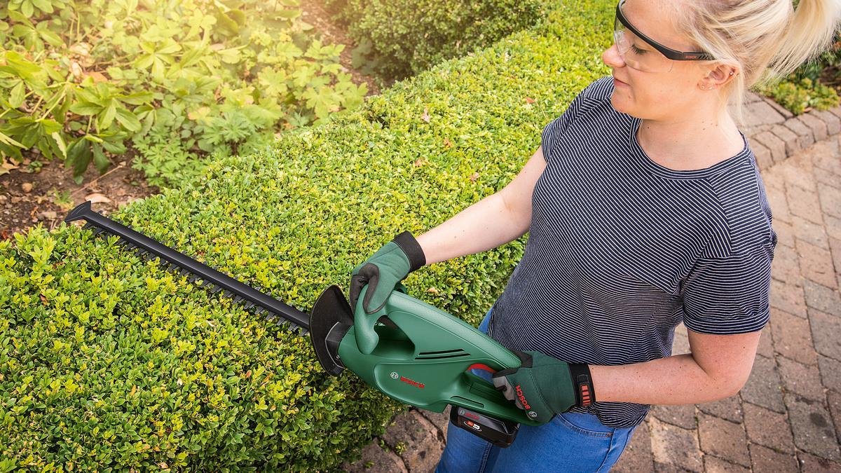  Bosch EasyHedgeCut 18-45 Heggenschaar - Zonder 18 V Accu En Lader