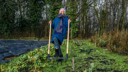  De Woeler - DW4 - Woelvork/!Grelinette - Spitvork/Tuinwoeler/Spade - Roestvrij - Ergonomisch - FSC Hout - 6 Jaar Garantie