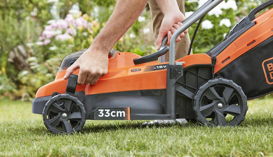 Black & Decker BLACK+DECKER BCMW3318L2-QW Grasmaaier - 18V - 33cm - Incl. 2 Accu's En Lader