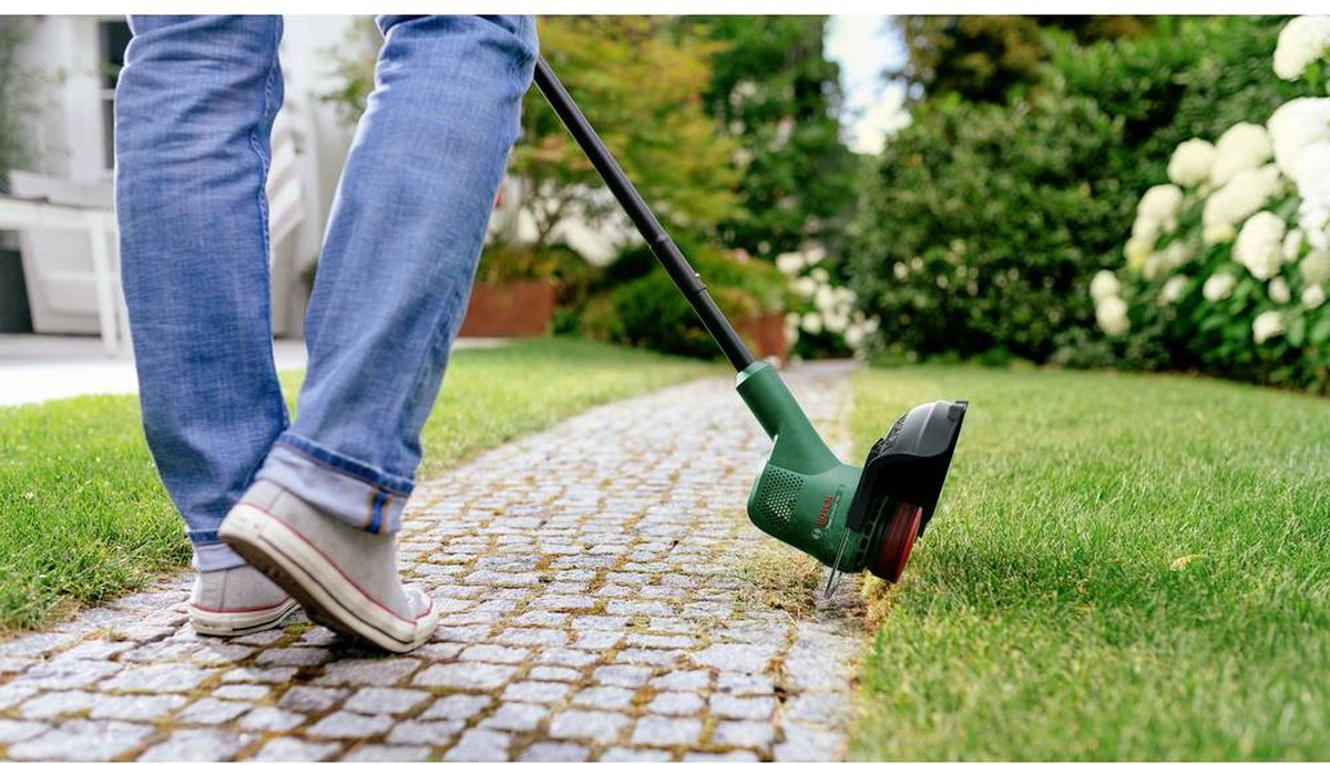  Bosch EasyGrassCut 18V-230 Grastrimmer - Met 18 V Accu En Lader