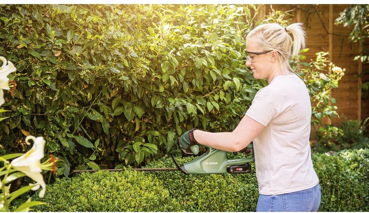  Bosch EasyHedgeCut 18-45 Heggenschaar - Zonder 18 V Accu En Lader