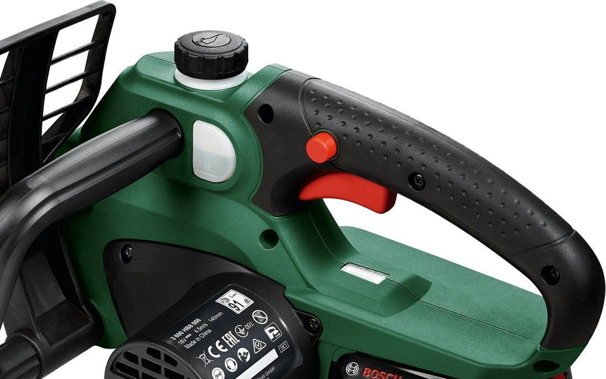 Bosch UniversalChain 18 Kettingzaag - Met 18 V Accu En Lader