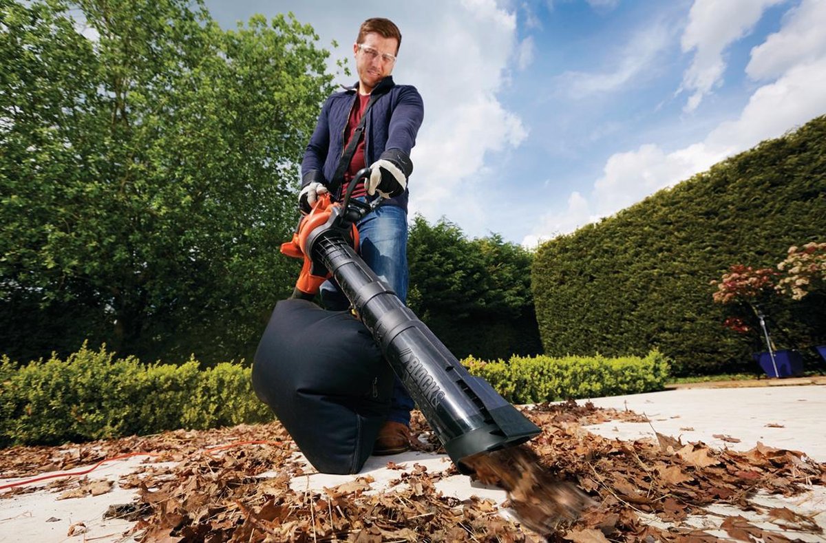Black & Decker BLACK+DECKER GW3030-QS Bladblazer - 3000W - 50L Opvangbak - 16:1 Volumereductie