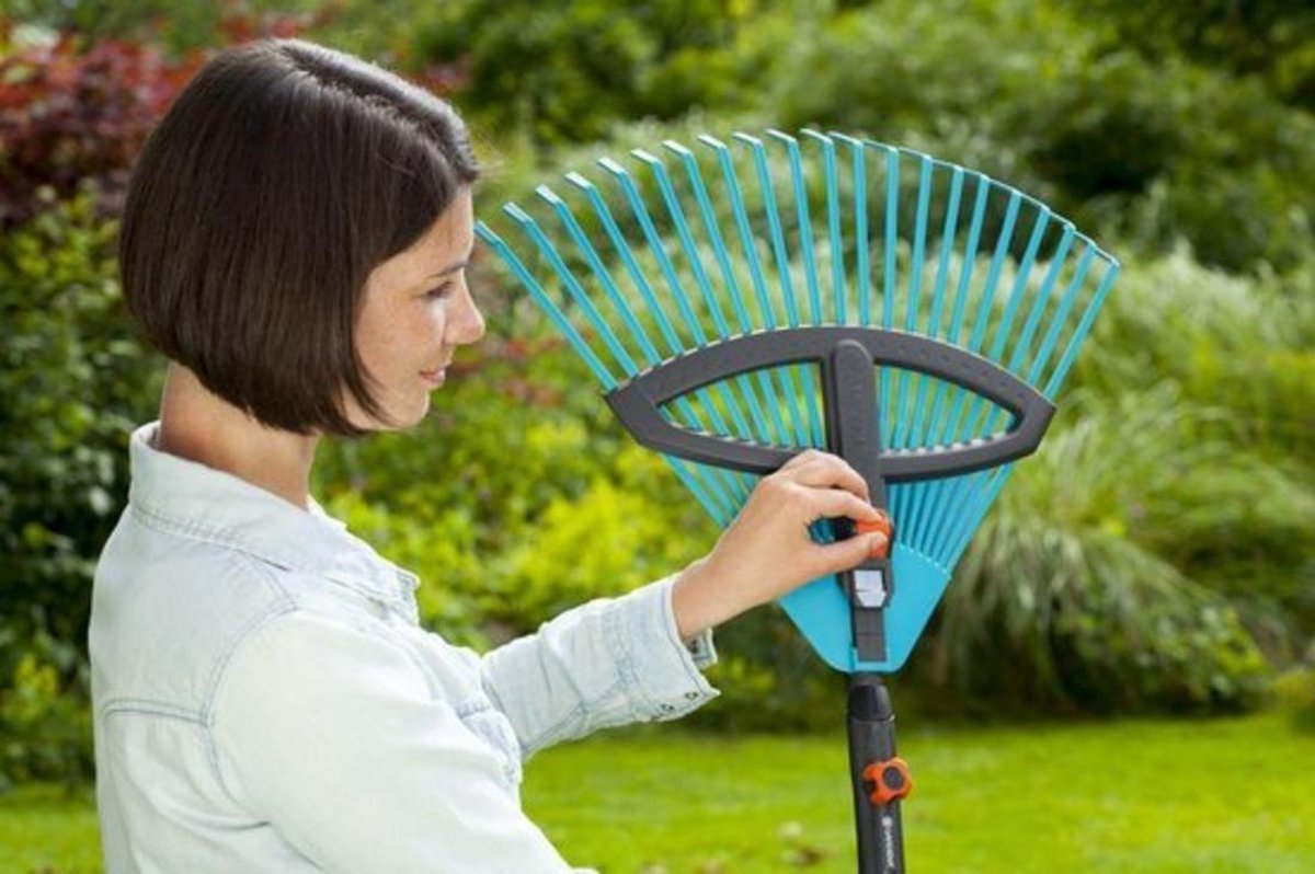  GARDENA Combisysteem Bladhark Hark - Werkbreedte Verstelbaar Van 35 Tot 52cm - Excl. Steel