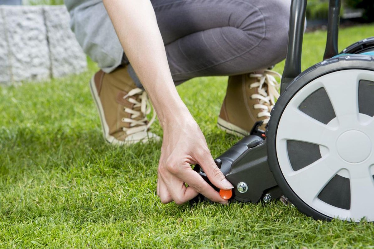  GARDENA Kooimesmaaier 330 Grasmaaier - Maaibreedte 33 Cm - Gazons Tot Ca. 150 M²