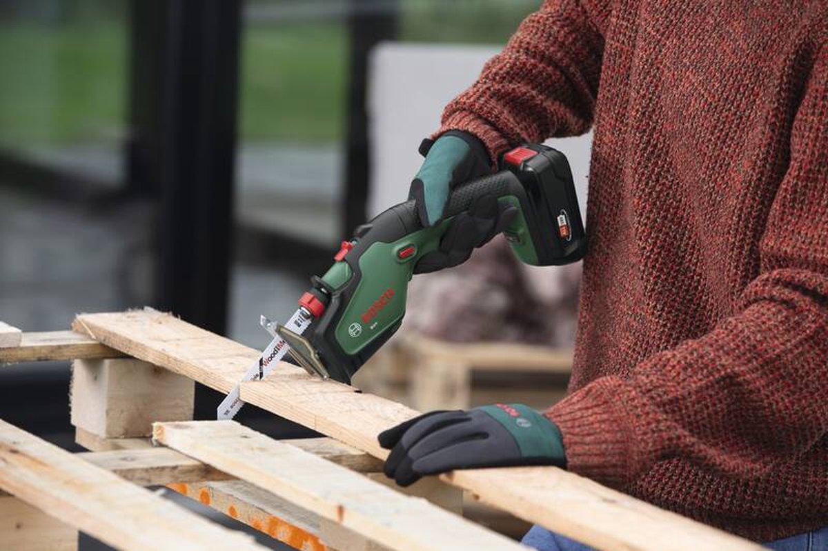  Bosch KEO 18 Accu Tuinzaagmachine - Snijdiameter Van 80 Mm - Met 18 V Accu En Lader