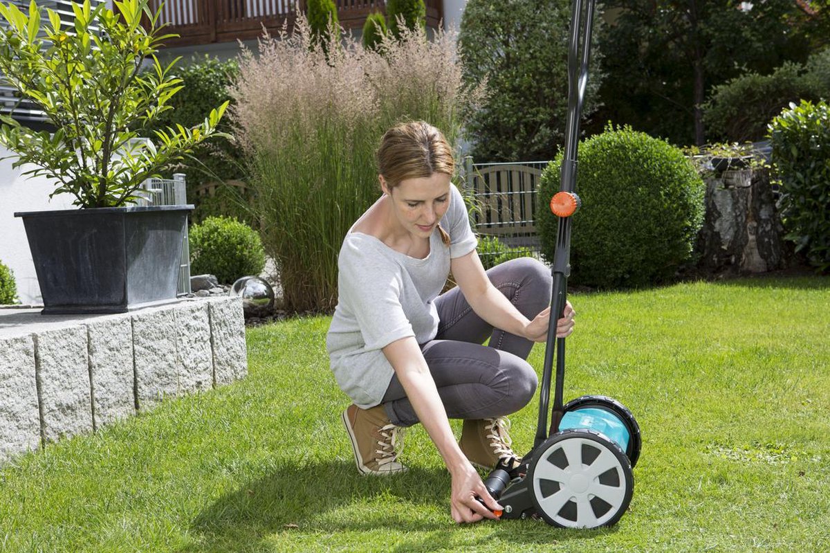  GARDENA Kooimesmaaier 330 Grasmaaier - Maaibreedte 33 Cm - Gazons Tot Ca. 150 M²