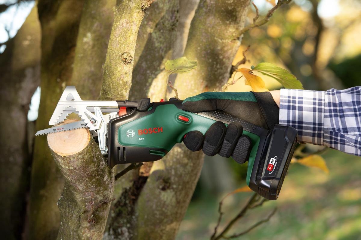  Bosch KEO 18 Accu Tuinzaagmachine - Snijdiameter Van 80 Mm - Met 18 V Accu En Lader