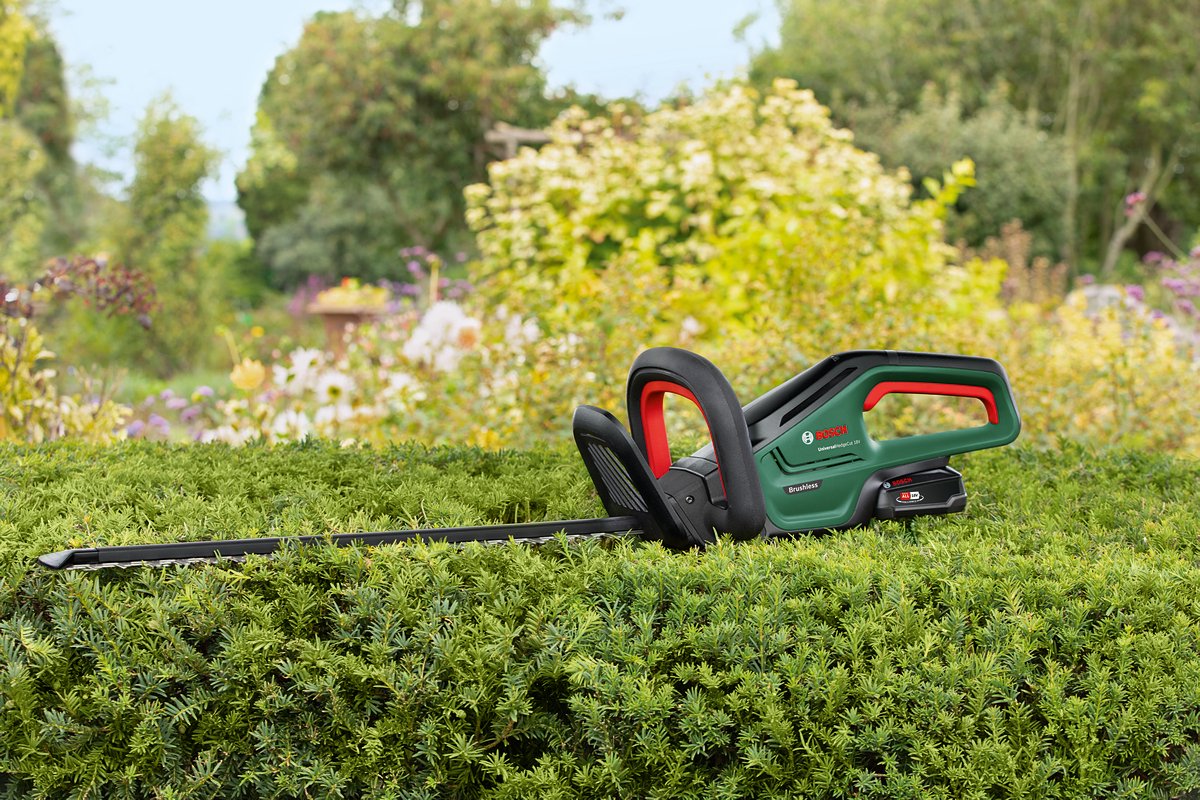  Bosch UniversalHedgeCut 18-55 Heggenschaar - Zonder 18V Accu En Oplader