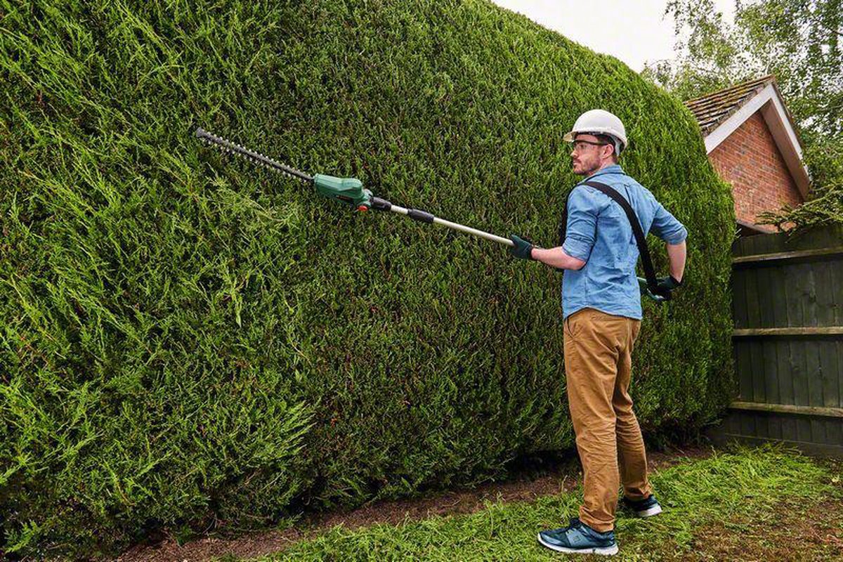  Bosch UniversalHedgePole 18 Steel Heggenschaar - 43 Cm Meslengte - Zonder 18 V Accu En Oplader