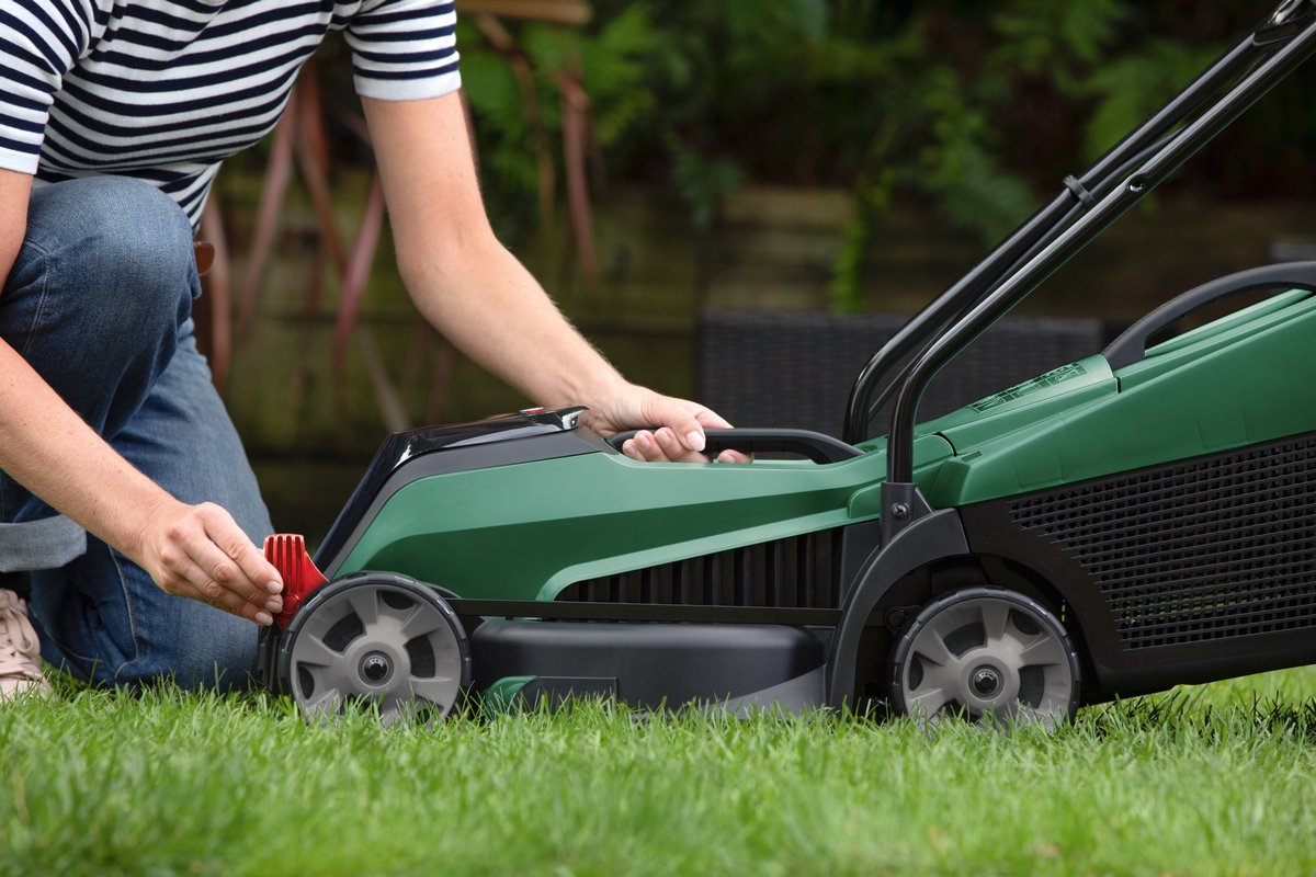  Bosch CityMower 18V-32-300 Grasmaaier - Maaibreedte 32 Cm - Zonder Accu En Lader