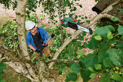  Bosch UniversalHedgePole 18 Heggenschaar Op Steel - Met 18 V Accu En Lader