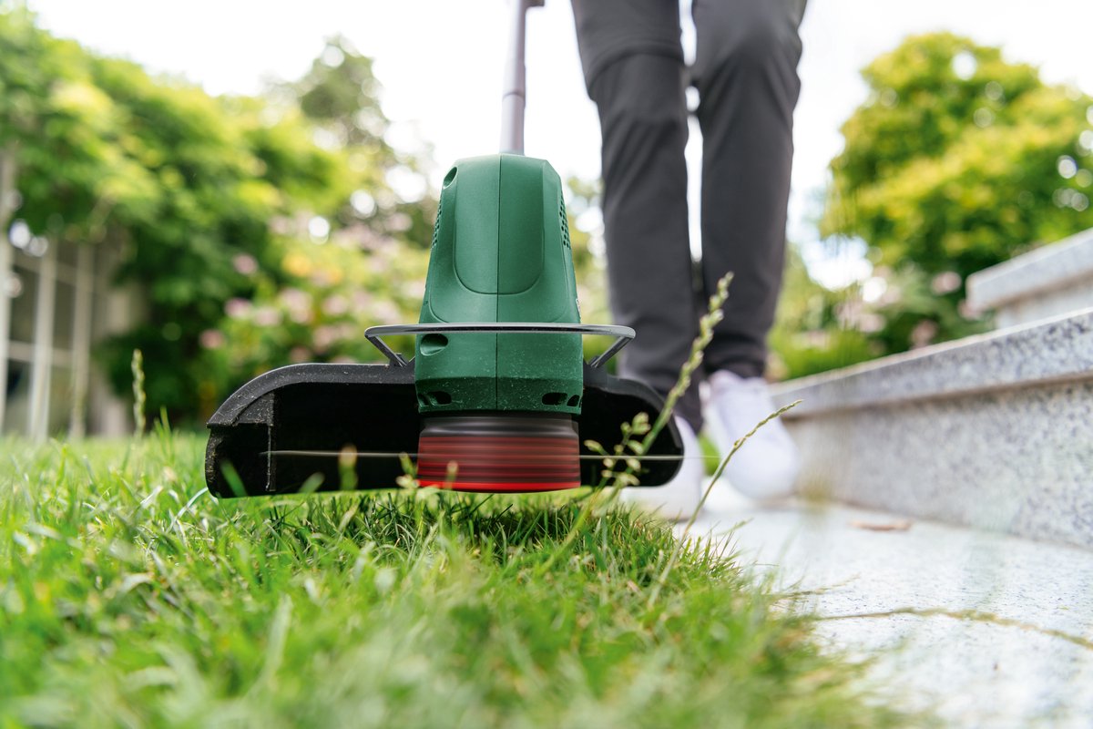  Bosch EasyGrassCut 18V-230 Grastrimmer - Met 18 V Accu En Lader