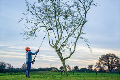  Bosch UniversalHedgePole 18 Heggenschaar Op Steel - Met 18 V Accu En Lader