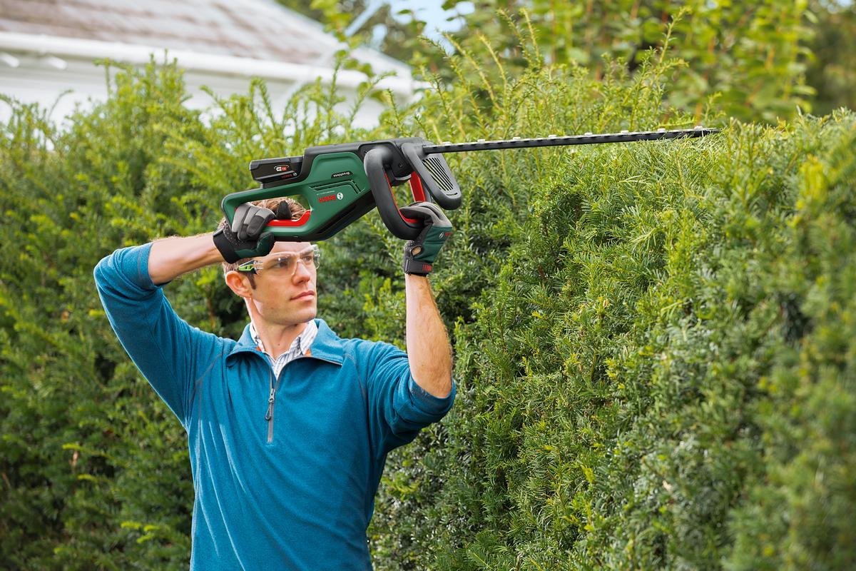  Bosch UniversalHedgeCut 18-55 Heggenschaar - Zonder 18V Accu En Oplader