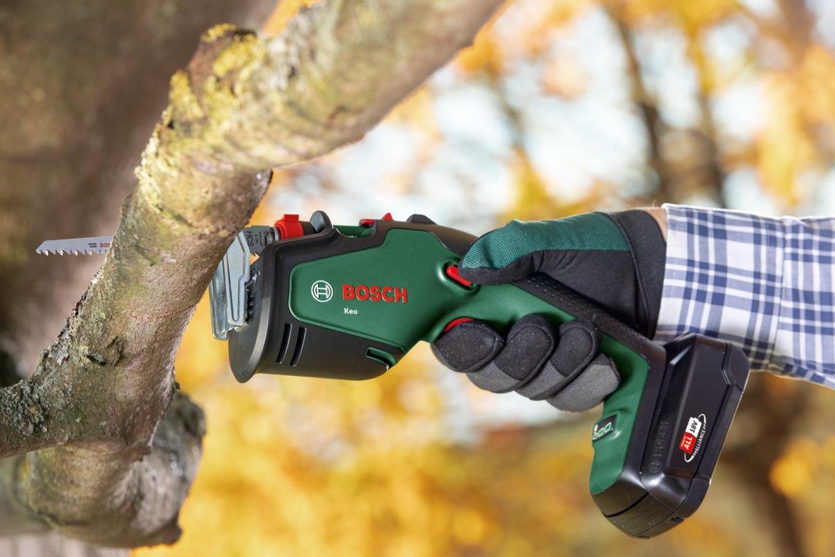  Bosch KEO 18 Accu Tuinzaagmachine - Snijdiameter Van 80 Mm - Met 18 V Accu En Lader
