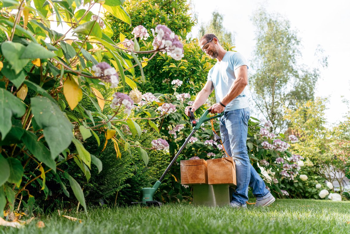  Bosch EasyGrassCut 23 Grastrimmer - Op Snoer - 230 V - Snijbreedte 23 Cm