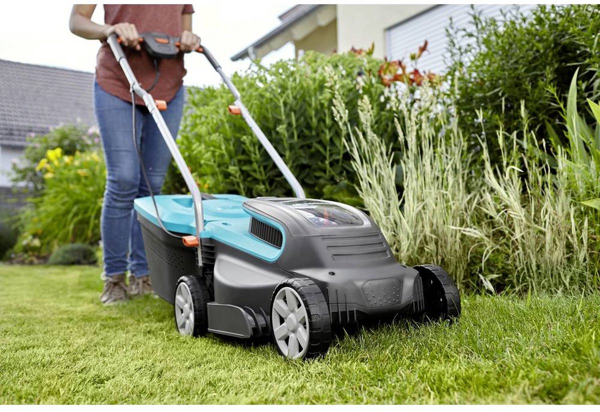 GARDENA - PowerMax 32/36V P4A Ready To Use Set - Grasmaaier (gemotoriseerd) - Maaihoogte 60mm - Snijbreedte 32 Cm