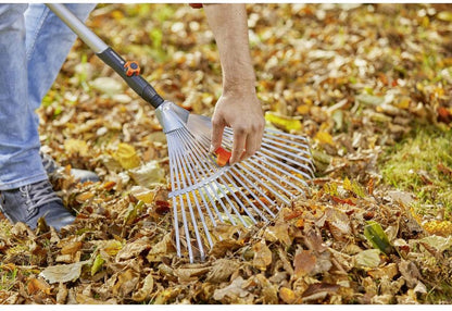  GARDENA Combisysteem Bladhark Hark - Werkbreedte Verstelbaar 30/50 Cm - Aanbevolen Steellengte 130 Cm