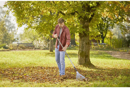  GARDENA Combisysteem Bladhark Hark - Werkbreedte Verstelbaar 30/50 Cm - Aanbevolen Steellengte 130 Cm