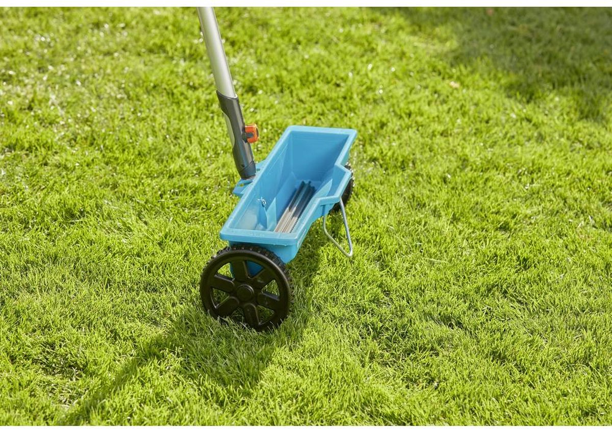  GARDENA Combisysteem Strooiwagen - 40 Cm Strooibreedte - Inhoud 3 Liter - Geschikt Voor 100m²
