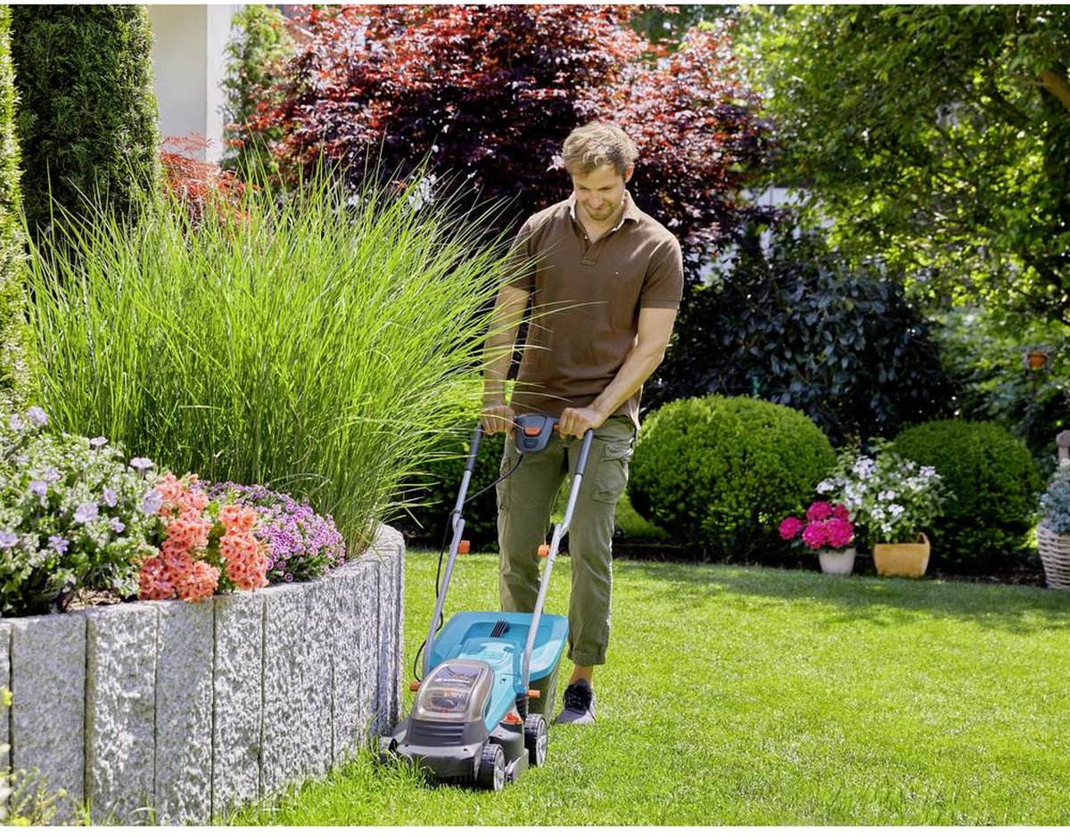  GARDENA - PowerMax 32/36V P4A Ready To Use Set - Grasmaaier (gemotoriseerd) - Maaihoogte 60mm - Snijbreedte 32 Cm