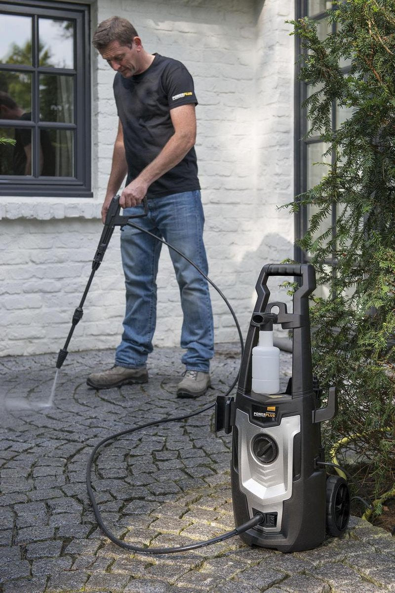  Powerplus POWXG90405 Hogedrukreiniger - 1400W - Max. 110 Bar - 390 L/h - Incl. 5m Slang En Accessoires - Excl. Terrasreiniger - Reiniger Voor Auto, Fiets En Meubelen