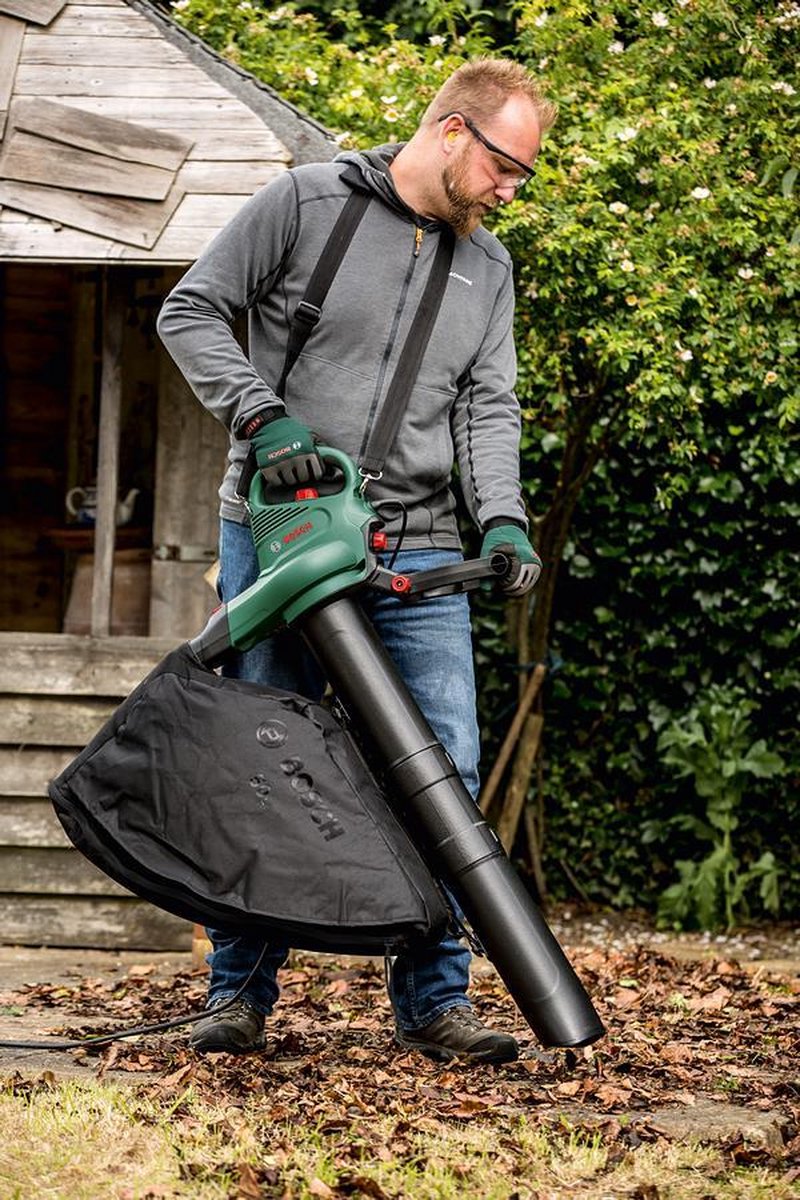  Bosch UniversalGardenTidy 2300 Bladblazer - Op Snoer - 2300 W