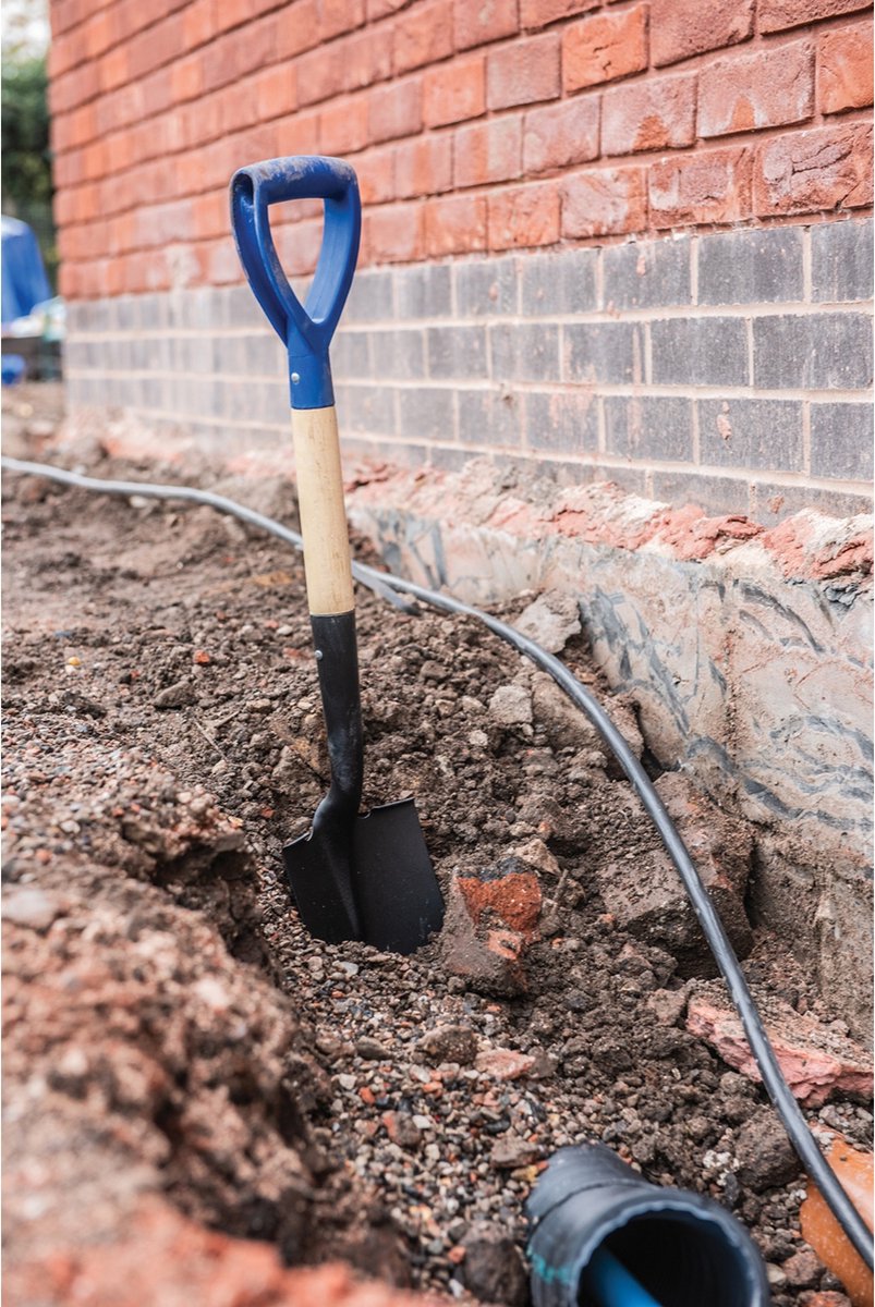  Silverline Mini Spade Met Ronde Kop En Houten Schacht - 70 Cm