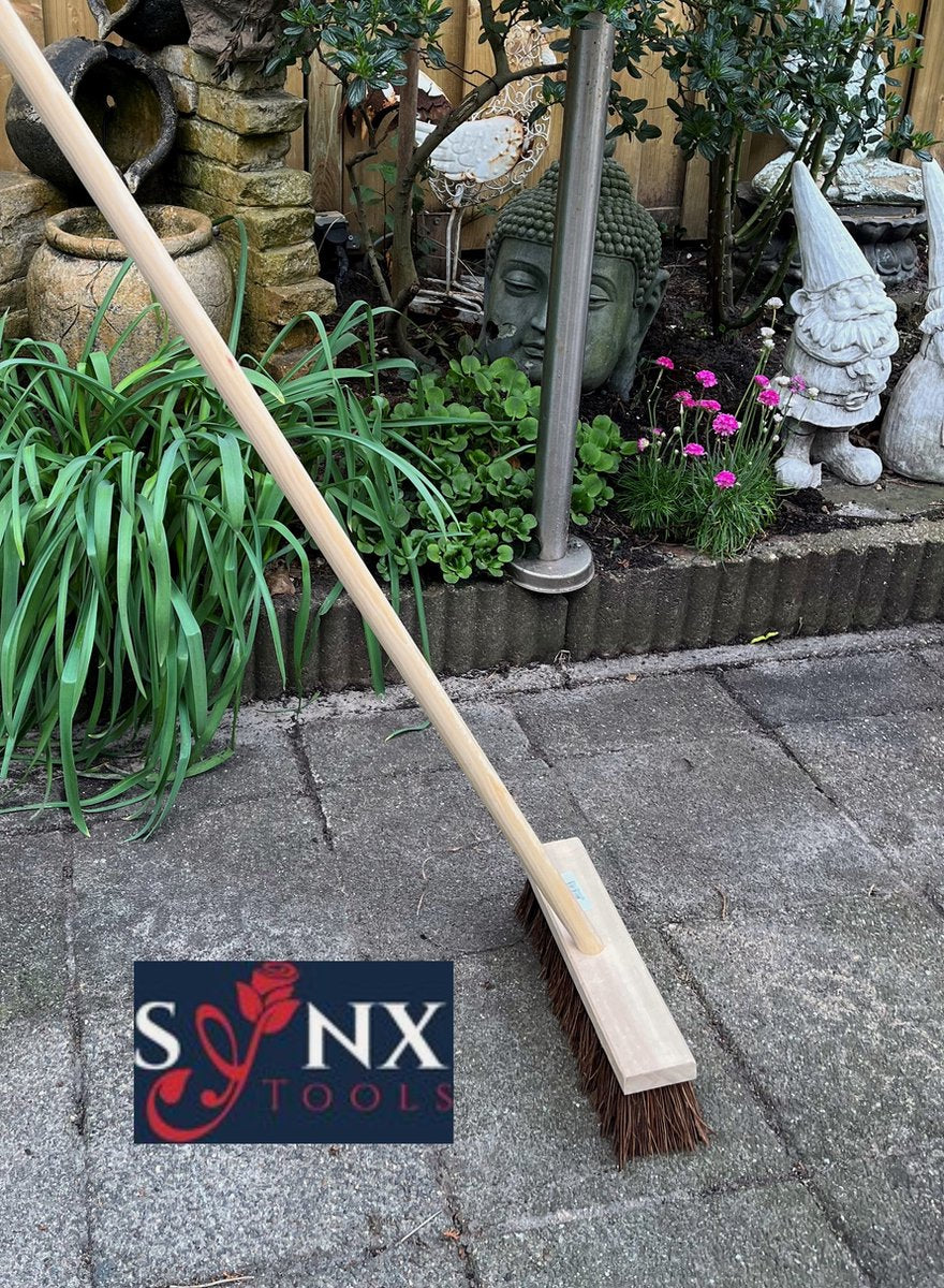  Synx Tools Bezem - Stadsbezem 30 Cm - Buitenveger - Veger - Steel 120 Cm - Harde Natuurvezels - Straatbezem - Bezems - Buitenbezem - Tuinbezem