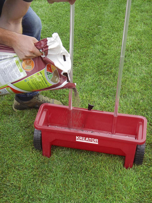 Kreator KRTGR9001 Strooiwagen - 45 Cm Strooibreedte - 12 Liter Inhoud