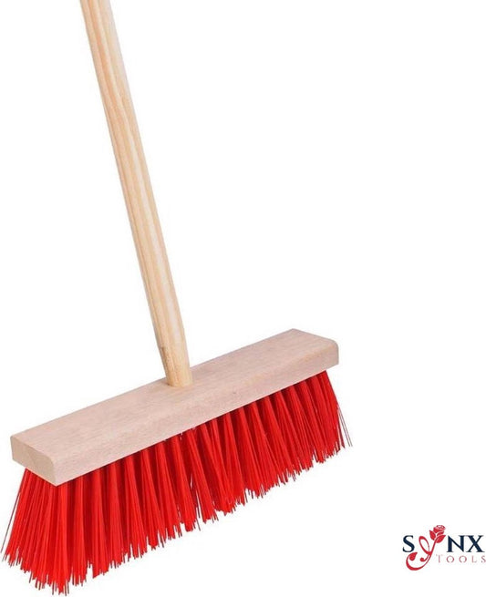  Synx Tools Harde Bezem Rood- Tuinbezem -Nylon - 30 Cm - Straatbezem - Bezems - Besem Veger - Buiten Bezem Met Steel 150 Cm - Schoonmaakartikelen - Schrobborstels